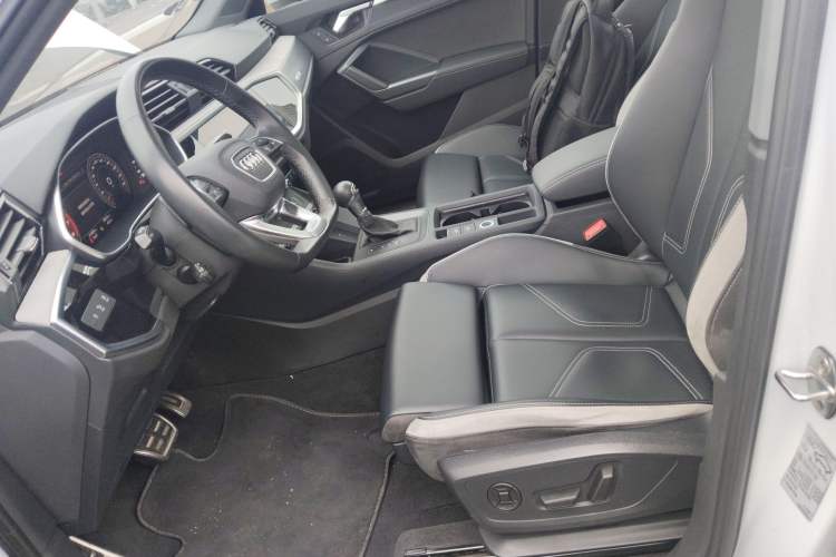 Used Audi Q3 2023 35 TFSI Fashion Dynamic Model (1.5T) Left Front Seat