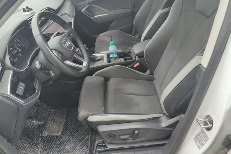 Used Audi Q3 2023 35 TFSI Advanced Dynamic Edition (1.5T) Left Front Seat