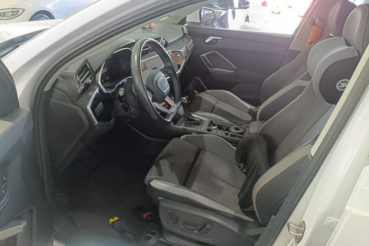 Used Audi Q3 2023 35 TFSI Fashion Dynamic Model (1.5T) Left Front Seat