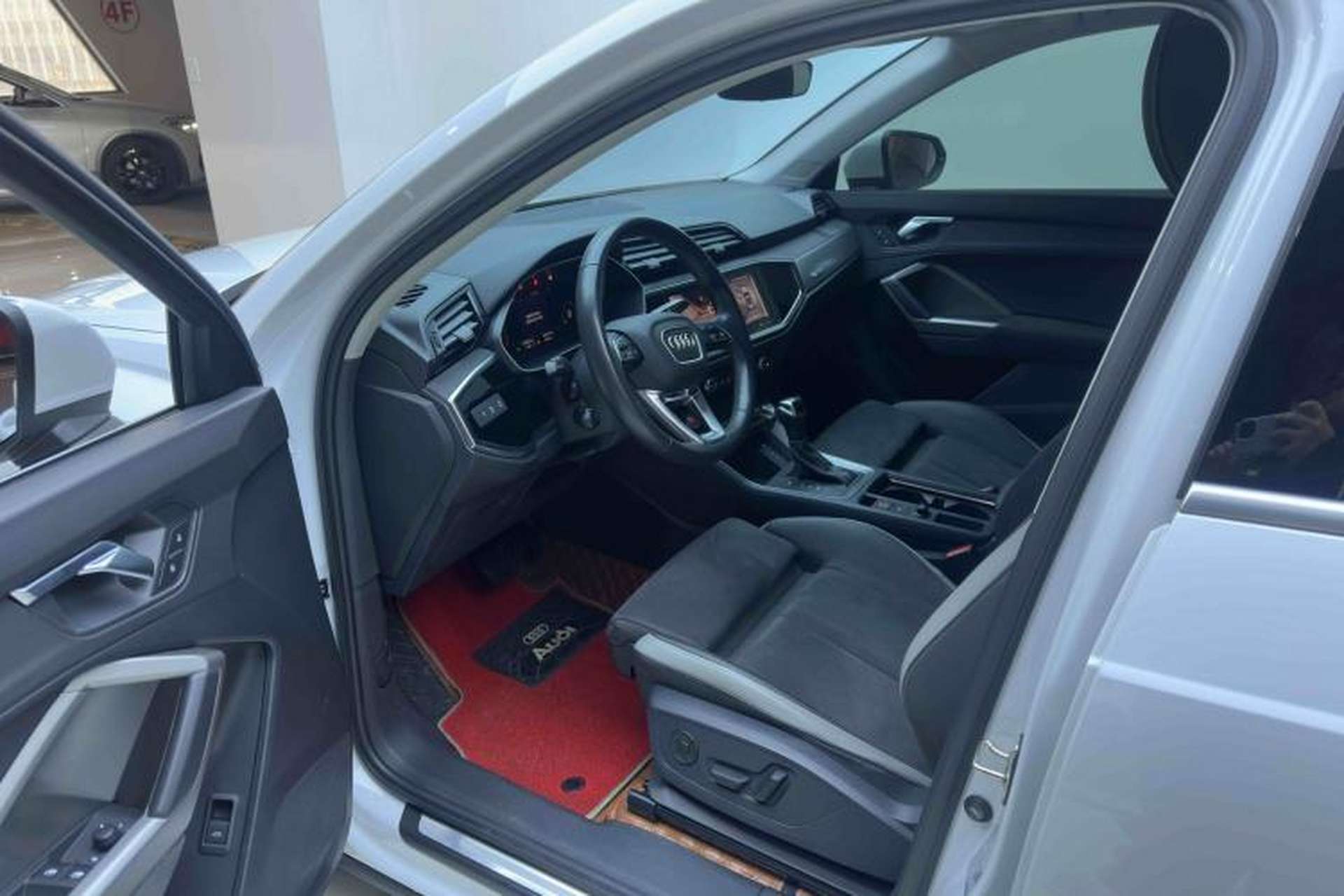 Used Audi Q3 2023 35 TFSI Progressive Dynamic Edition (1.4T) Left Front Seat