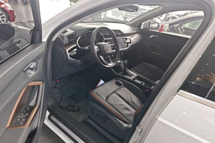 Used Audi Q3 2023 35 TFSI Fashion Elegant Version (1.5T) Left Front Seat