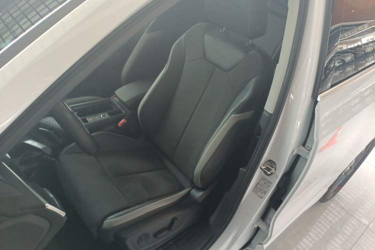 Used Audi Q3 2023 35 TFSI Fashion Dynamic Model (1.5T) Left Front Seat
