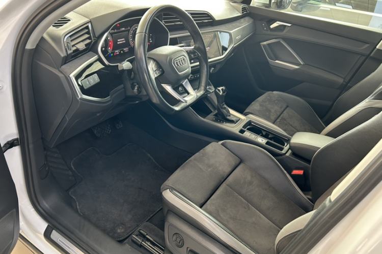 Used Audi Q3 2023 35 TFSI Fashion Dynamic Model (1.5T) Left Front Seat