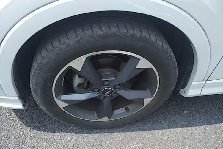 Used Audi Q3 2023 35 TFSI Fashion Dynamic Model (1.4T) Left Front Wheel Hub