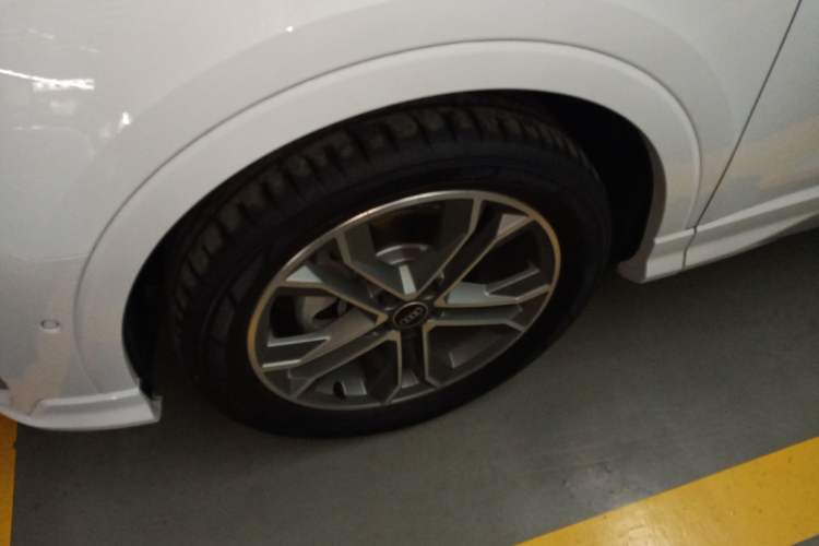 Used Audi Q3 2023 Updated 40 TFSI Fashionable and Dynamic Version Left Front Wheel Hub