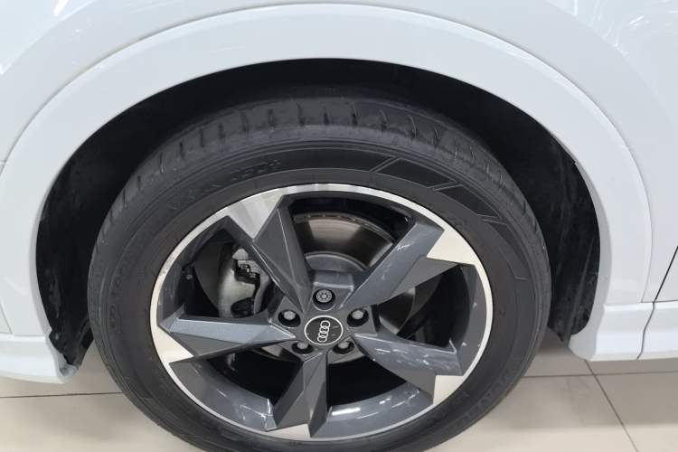 Used Audi Q3 2023 35 TFSI Fashion Dynamic Model (1.5T) Left Front Wheel Hub