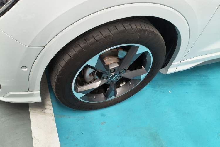 Used Audi Q3 2023 35 TFSI Fashion Dynamic Model (1.5T) Left Front Wheel Hub