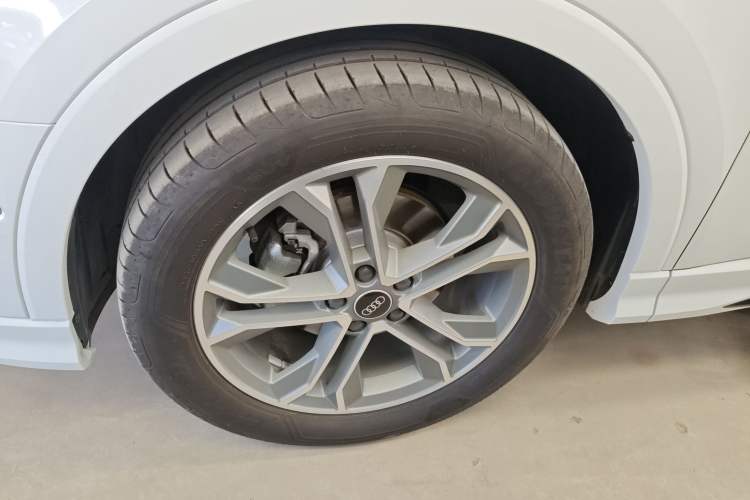 Used Audi Q3 2023 35 TFSI Fashion Dynamic Model (1.5T) Left Front Wheel Hub