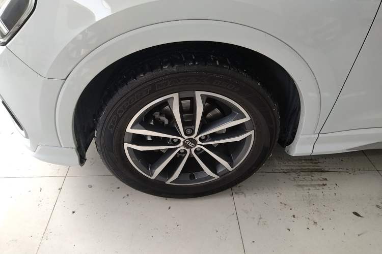 Used Audi Q3 2023 35 TFSI Progressive Dynamic Edition (1.4T) Left Front Wheel Hub