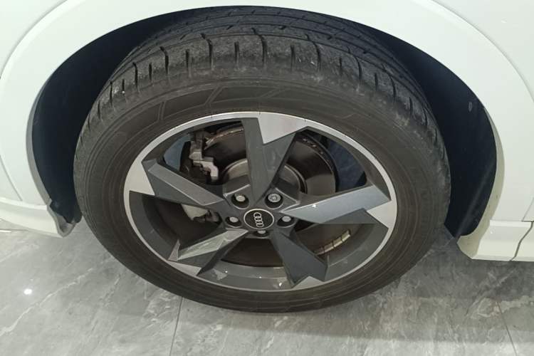 Used Audi Q3 2023 35 TFSI Fashion Dynamic Model (1.5T) Left Front Wheel Hub