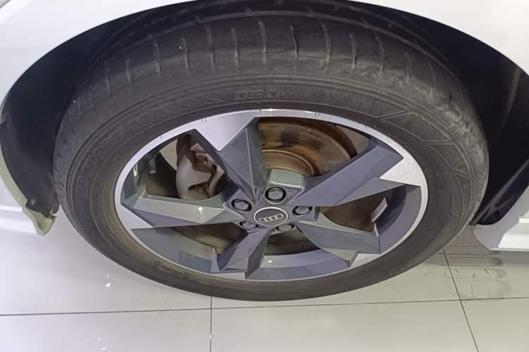 Used Audi Q3 2023 35 TFSI Fashion Dynamic Model (1.5T) Left Front Wheel Hub