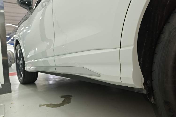 Used Audi Q3 2023 35 TFSI Fashion Dynamic Model (1.4T) Left Side Sill