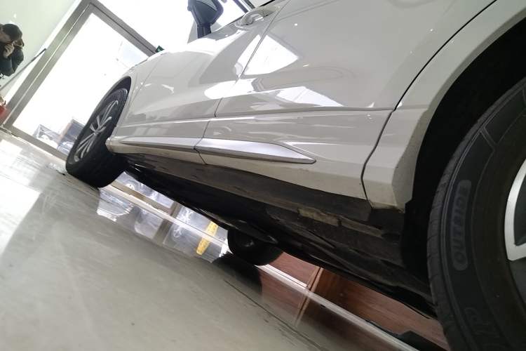 Used Audi Q3 2023 35 TFSI Progressive Dynamic Edition (1.4T) Left Side Sill