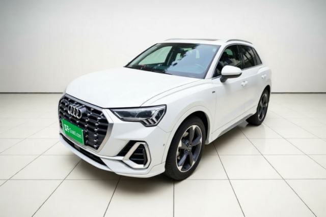 Ojetý Audi Q3 2023 35 TFSI Fashion Dynamic Model (1.5T)