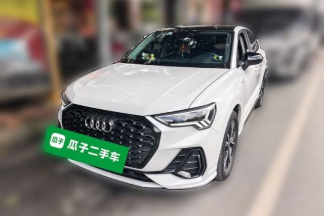 Audi Q3 2023 Updated 40 TFSI Fashionable and Dynamic Version с пробегом