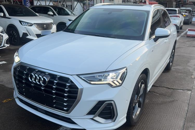 Used Audi Q3 2023 35 TFSI Fashion Dynamic Model (1.4T) Guazi used car, China used car export, Used car for sale, Used cars, Cheapest cars for sale