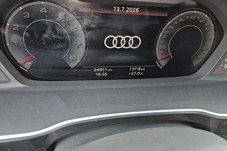 Used Audi Q3 2023 35 TFSI Fashion Dynamic Model (1.5T) Odometer Close Up