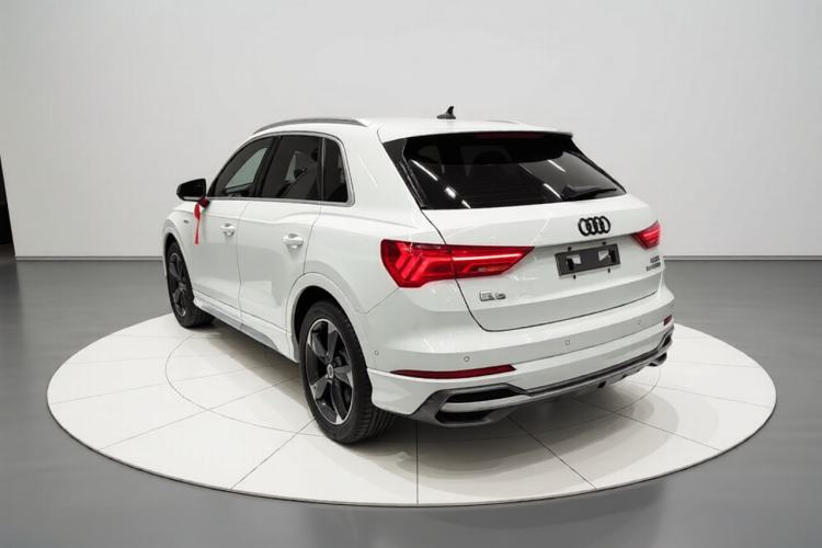 Used Audi Q3 2023 35 TFSI Fashion Dynamic Model (1.5T) Rear Left 45 Deg