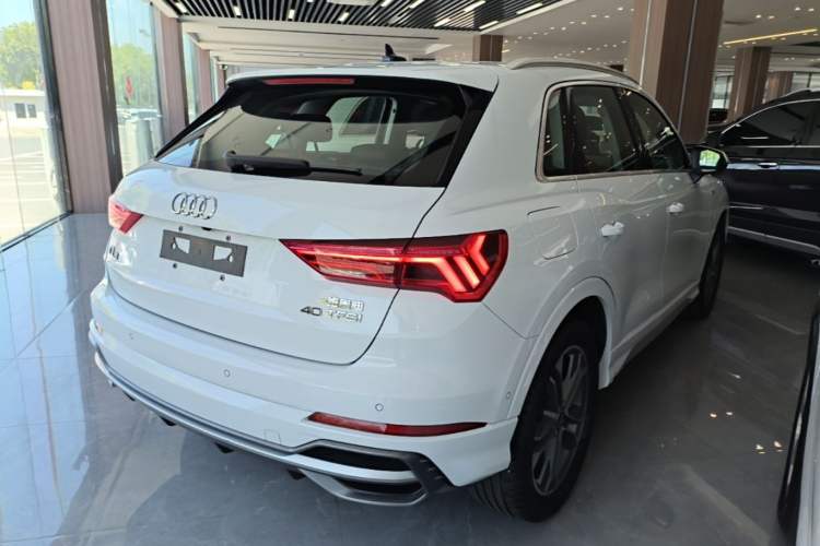 Used Audi Q3 2023 40 TFSI Fashion Dynamic Model Rear Right 45 Deg