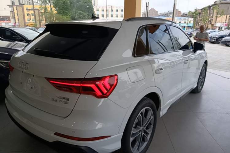 Used Audi Q3 2023 35 TFSI Fashion Dynamic Model (1.4T) Rear Right 45 Deg