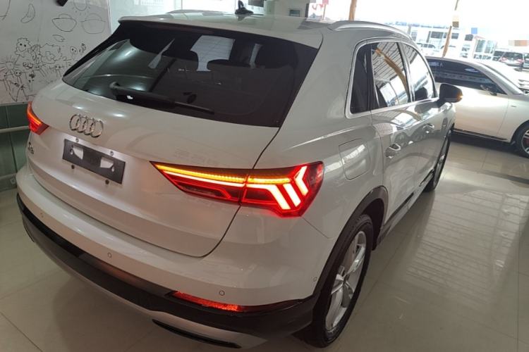 Used Audi Q3 2023 35 TFSI Fashion Elegant Version (1.5T) Rear Right 45 Deg