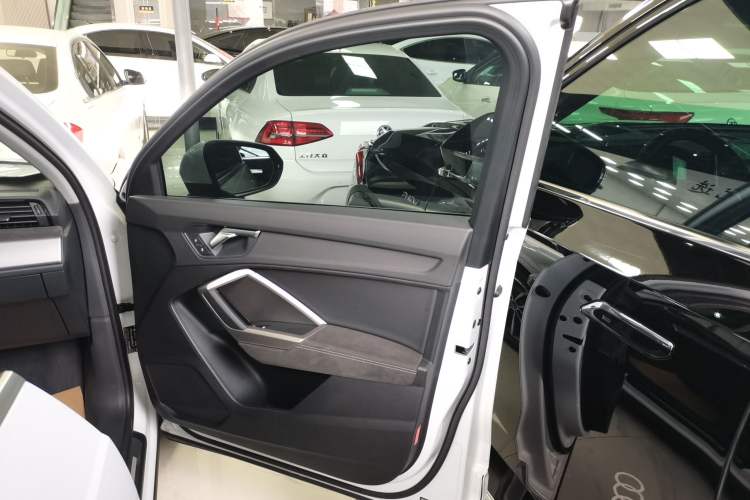 Used Audi Q3 2023 35 TFSI Progressive Dynamic Edition (1.4T) Right Front Door Interior