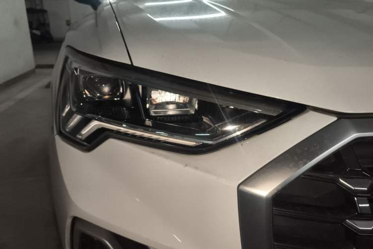 Used Audi Q3 2023 40 TFSI Fashion Dynamic Model Right Front Headlight