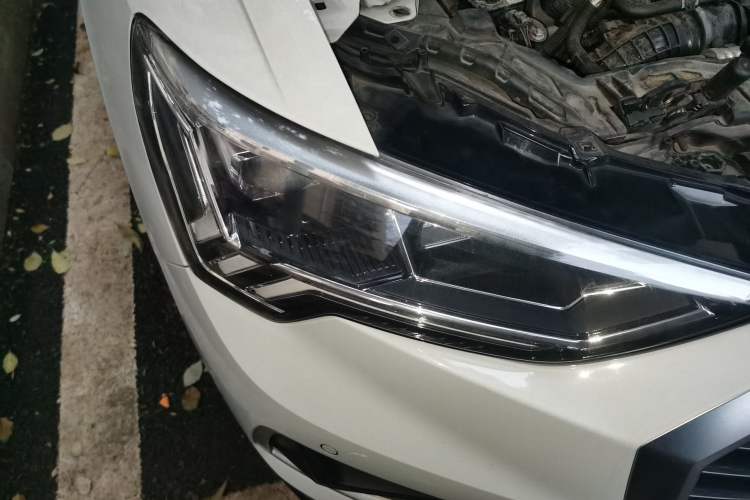 Used Audi Q3 2023 35 TFSI Fashion Elegant Version (1.5T) Right Front Headlight
