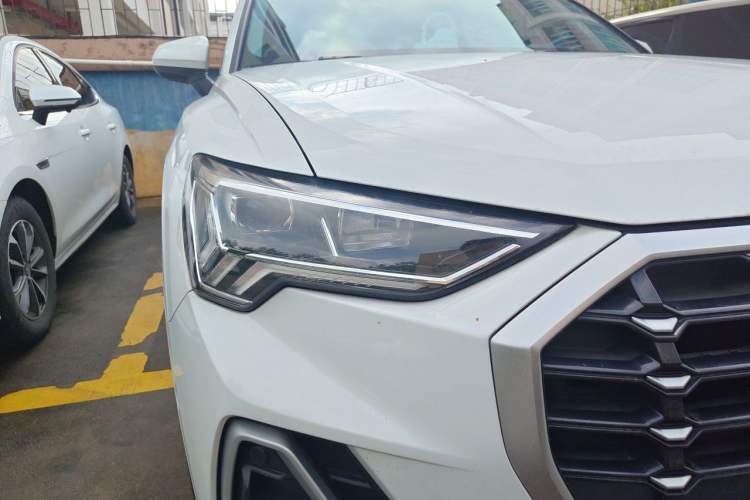 Used Audi Q3 2023 35 TFSI Fashion Dynamic Model (1.4T) Right Front Headlight