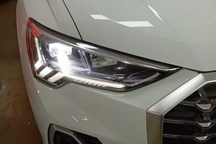 Used Audi Q3 2023 35 TFSI Fashion Dynamic Model (1.5T) Right Front Headlight