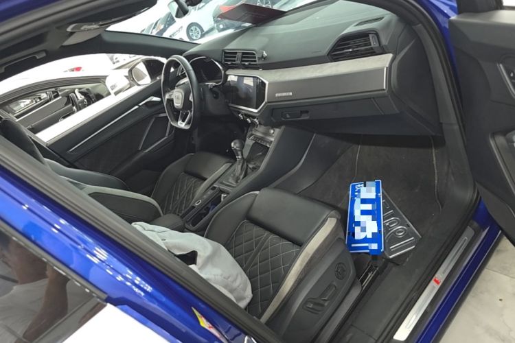 Used Audi Q3 2023 Updated 45 TFSI quattro Stylish and Dynamic Edition Right Front Seat