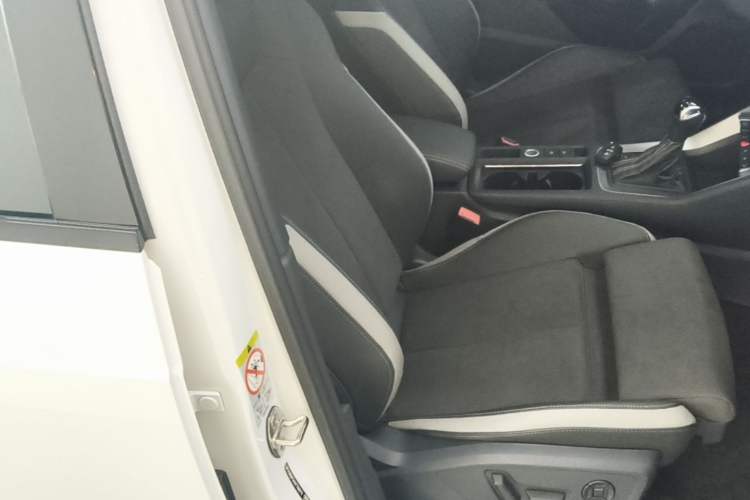 Used Audi Q3 2023 45 TFSI quattro Fashion Dynamic Edition Right Front Seat