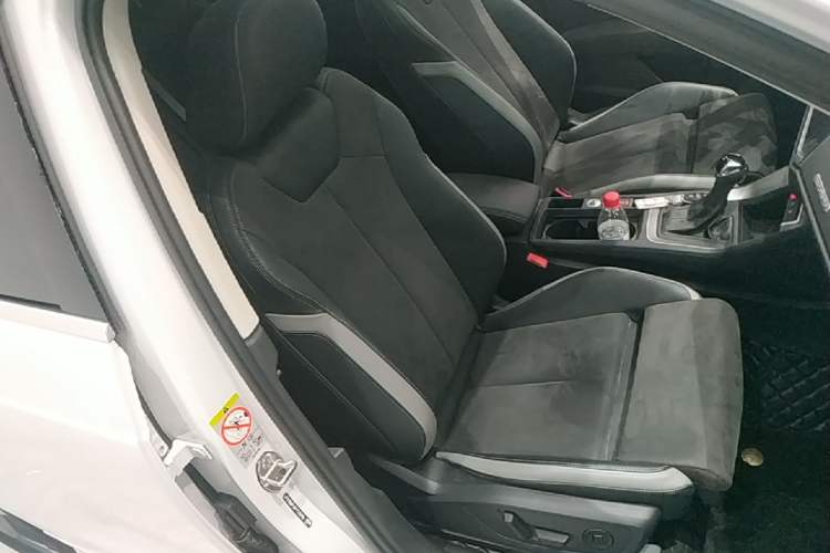 Used Audi Q3 2023 35 TFSI Fashion Dynamic Model (1.5T) Right Front Seat