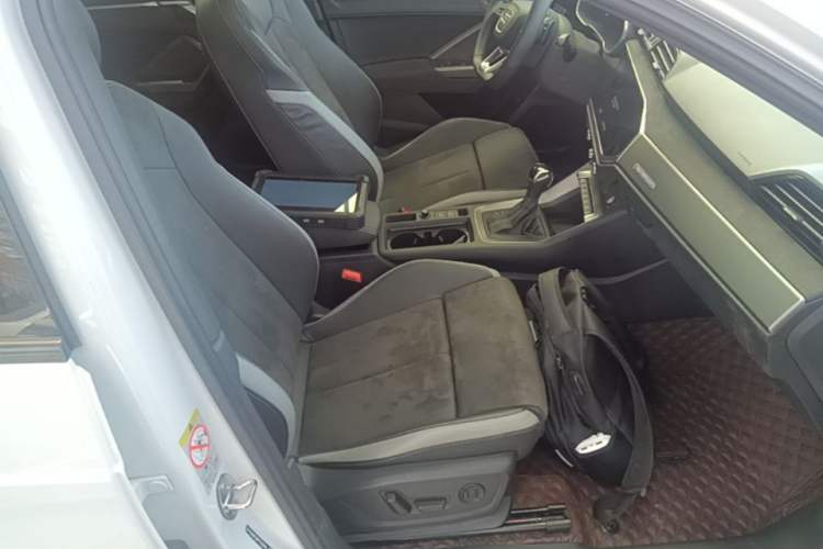 Used Audi Q3 2023 Updated 45 TFSI quattro Stylish and Dynamic Edition Right Front Seat