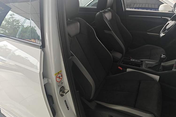 Used Audi Q3 2023 Updated 45 TFSI quattro Stylish and Dynamic Edition Right Front Seat