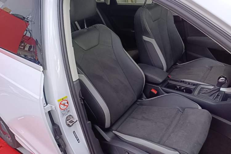 Used Audi Q3 2023 35 TFSI Fashion Dynamic Model (1.5T) Right Front Seat