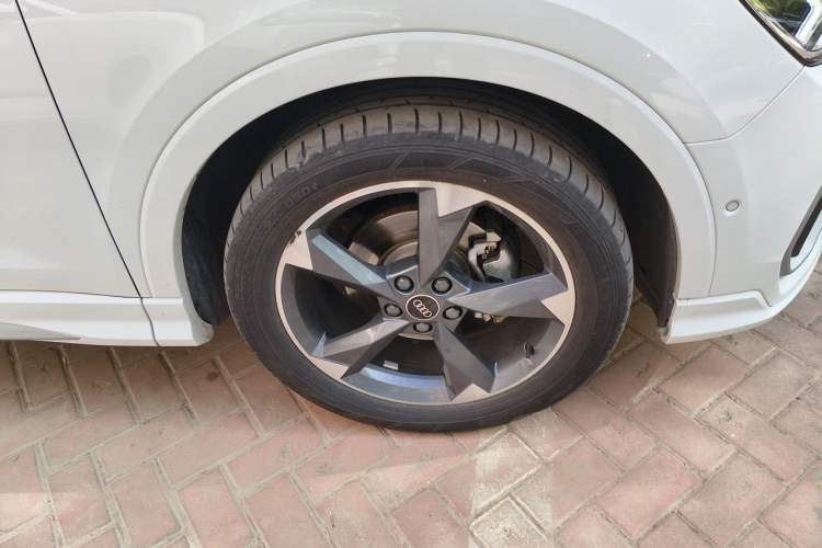 Used Audi Q3 2023 35 TFSI Fashion Dynamic Model (1.4T) Right Front Wheel Hub