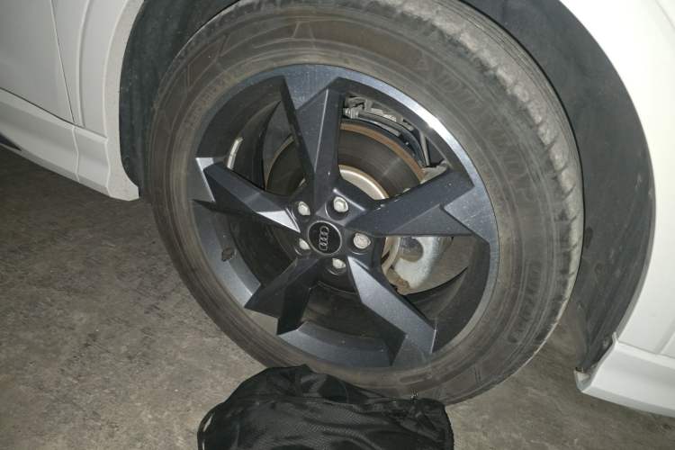 Used Audi Q3 2023 35 TFSI Fashion Dynamic Model (1.5T) Right Front Wheel Hub