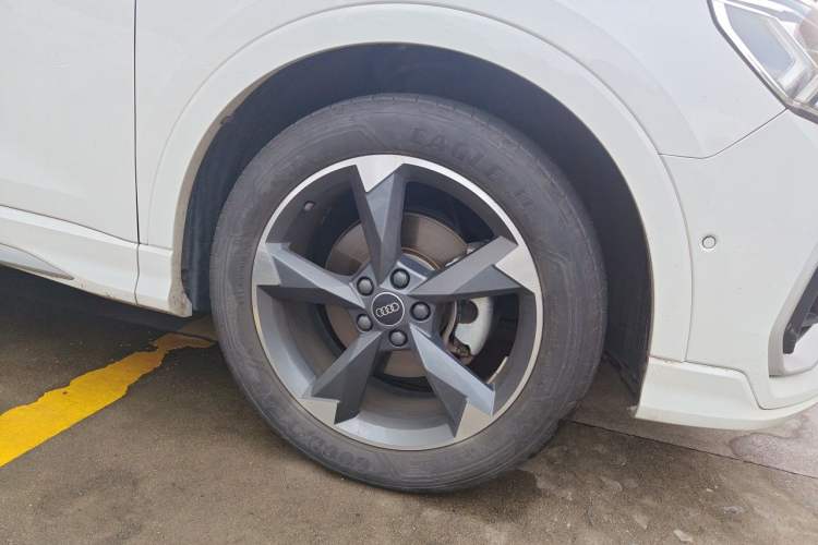 Used Audi Q3 2023 35 TFSI Fashion Dynamic Model (1.4T) Right Front Wheel Hub