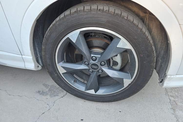 Used Audi Q3 2023 35 TFSI Fashion Dynamic Model (1.5T) Right Front Wheel Hub