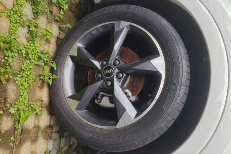 Used Audi Q3 2023 35 TFSI Fashion Dynamic Model (1.5T) Right Front Wheel Hub