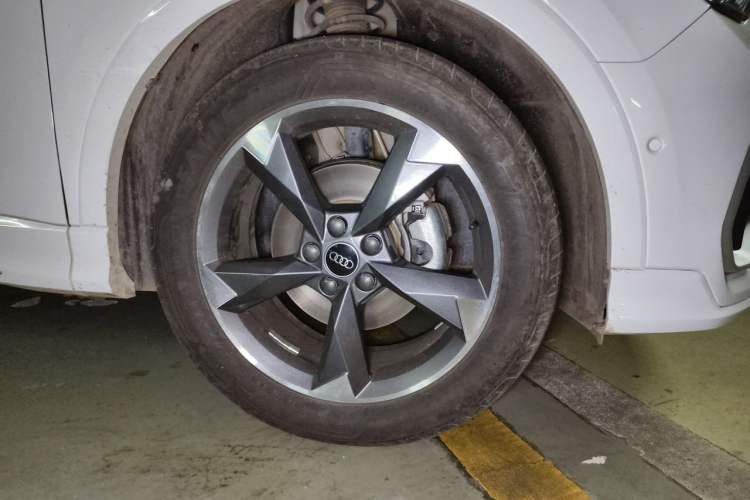 Used Audi Q3 2023 35 TFSI Fashion Dynamic Model (1.4T) Right Front Wheel Hub