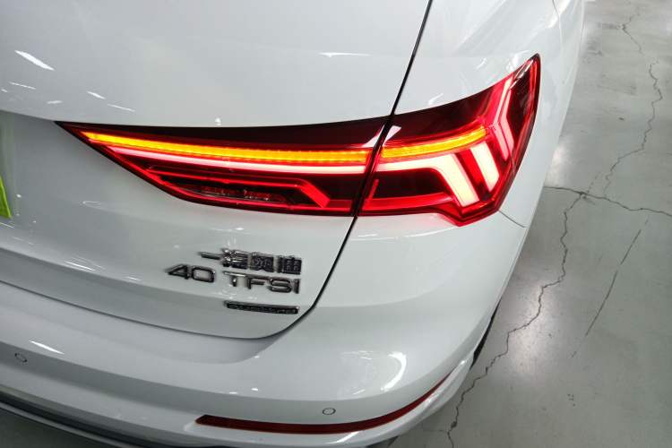 Used Audi Q3 2023 Updated 40 TFSI Fashionable and Dynamic Version Right Rear Taillight