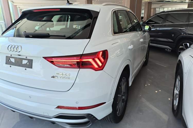 Used Audi Q3 2023 40 TFSI Fashion Dynamic Model Right Rear Taillight