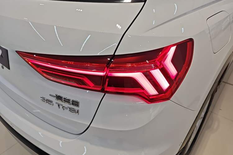 Used Audi Q3 2023 35 TFSI Fashion Elegant Version (1.4T) Right Rear Taillight