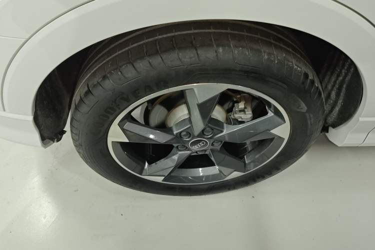 Used Audi Q3 2023 35 TFSI Fashion Dynamic Model (1.4T) Right Rear Wheel Hub