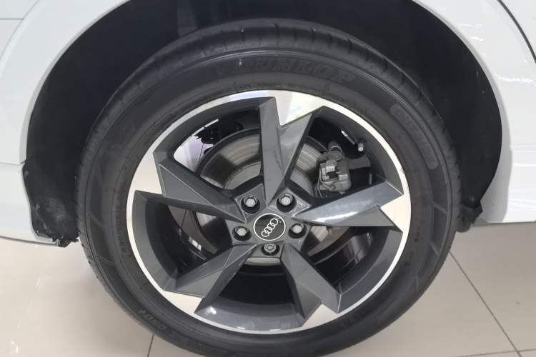 Used Audi Q3 2023 35 TFSI Fashion Dynamic Model (1.5T) Right Rear Wheel Hub