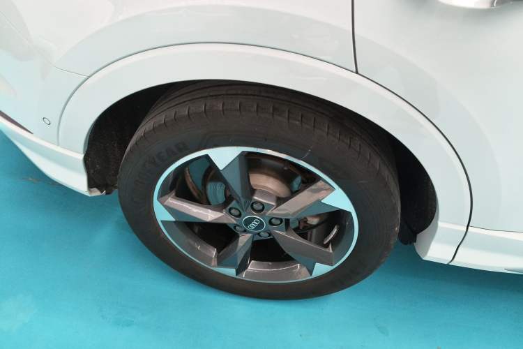 Used Audi Q3 2023 35 TFSI Fashion Dynamic Model (1.5T) Right Rear Wheel Hub