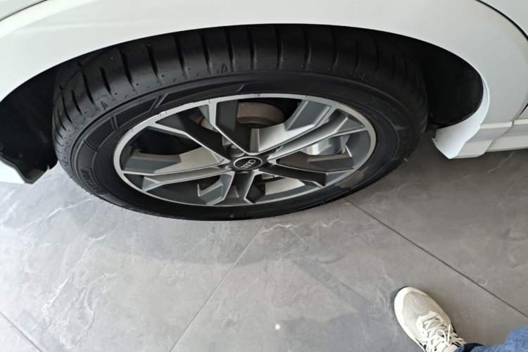 Used Audi Q3 2023 40 TFSI Fashion Dynamic Model Right Rear Wheel Hub