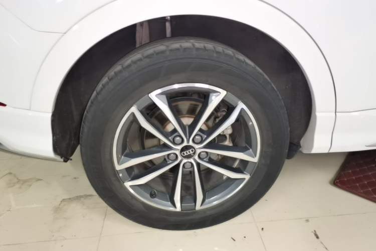 Used Audi Q3 2023 35 TFSI Progressive Dynamic Edition (1.4T) Right Rear Wheel Hub